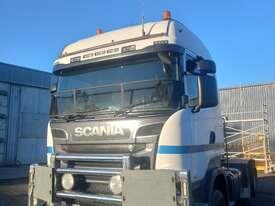 Photo 2. Scania R560 6x4 primemover