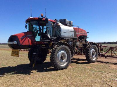 Photo 2. Case IH PATRIOT 4430 self propelled sprayer