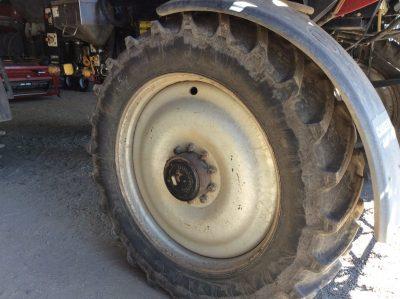 Photo 2. Case IH 4420 self propelled sprayer