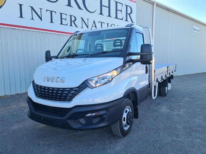 Photo 2. Iveco Daily E6 Super Tray Limited Edition tray truck