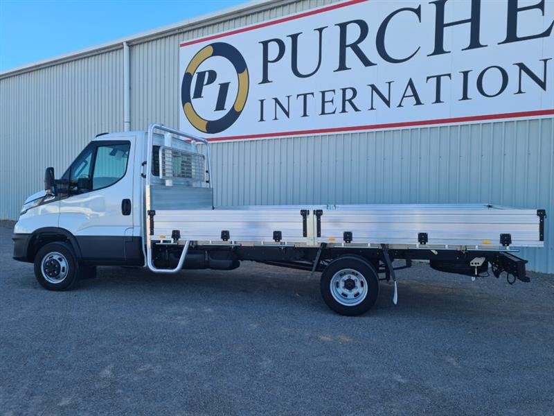 Photo 3. Iveco Daily E6 Super Tray Limited Edition tray truck