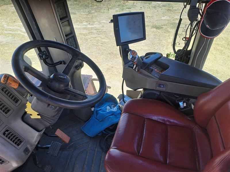 Photo 2. Case IH rowtrac 500 ps track tractor