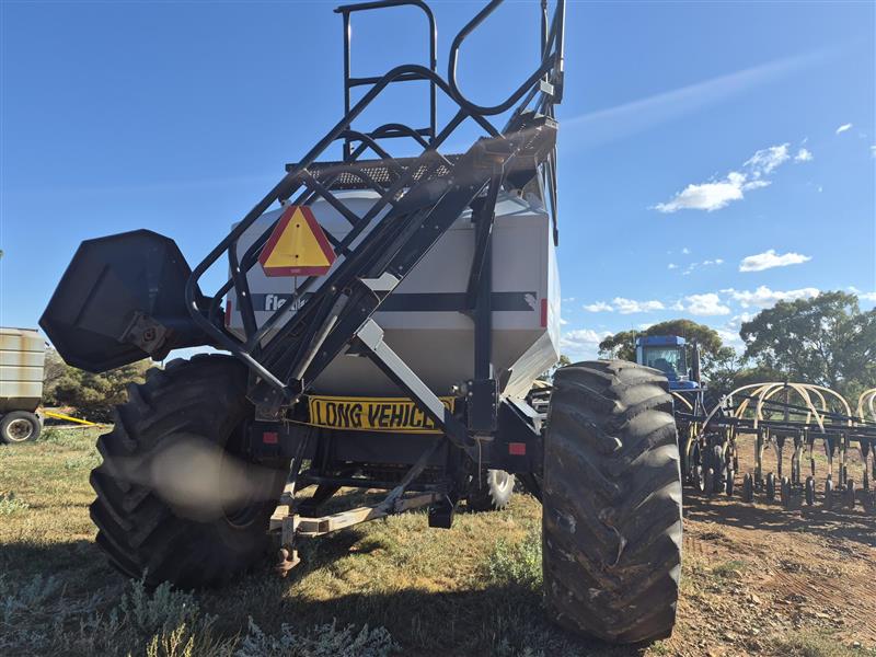 Photo 3. Flexi-Coil 2340 TBH Air Cart