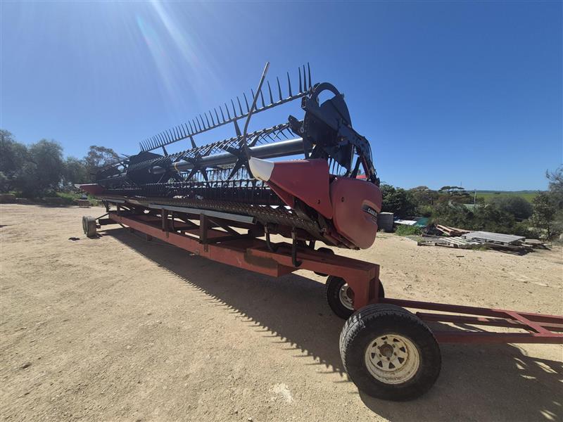 Photo 2. Case IH 3162 Draper Front