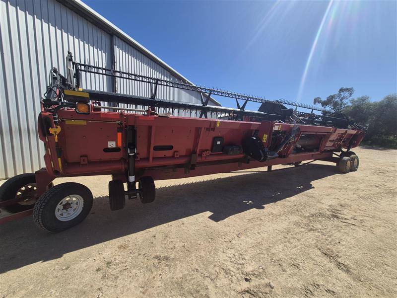 Photo 3. Case IH 3162 Draper Front