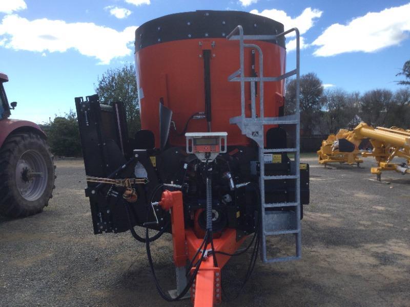 Photo 3. 2020 Abbey VF2000 Trailing Feed Mixer