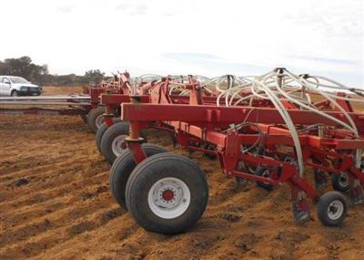 Photo 2. Morris C2 airseeder