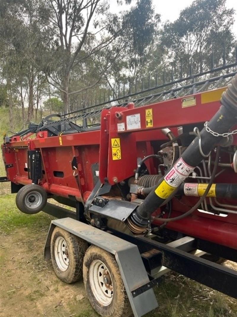 Photo 3. 2017 Case IH 3152 Draper Front