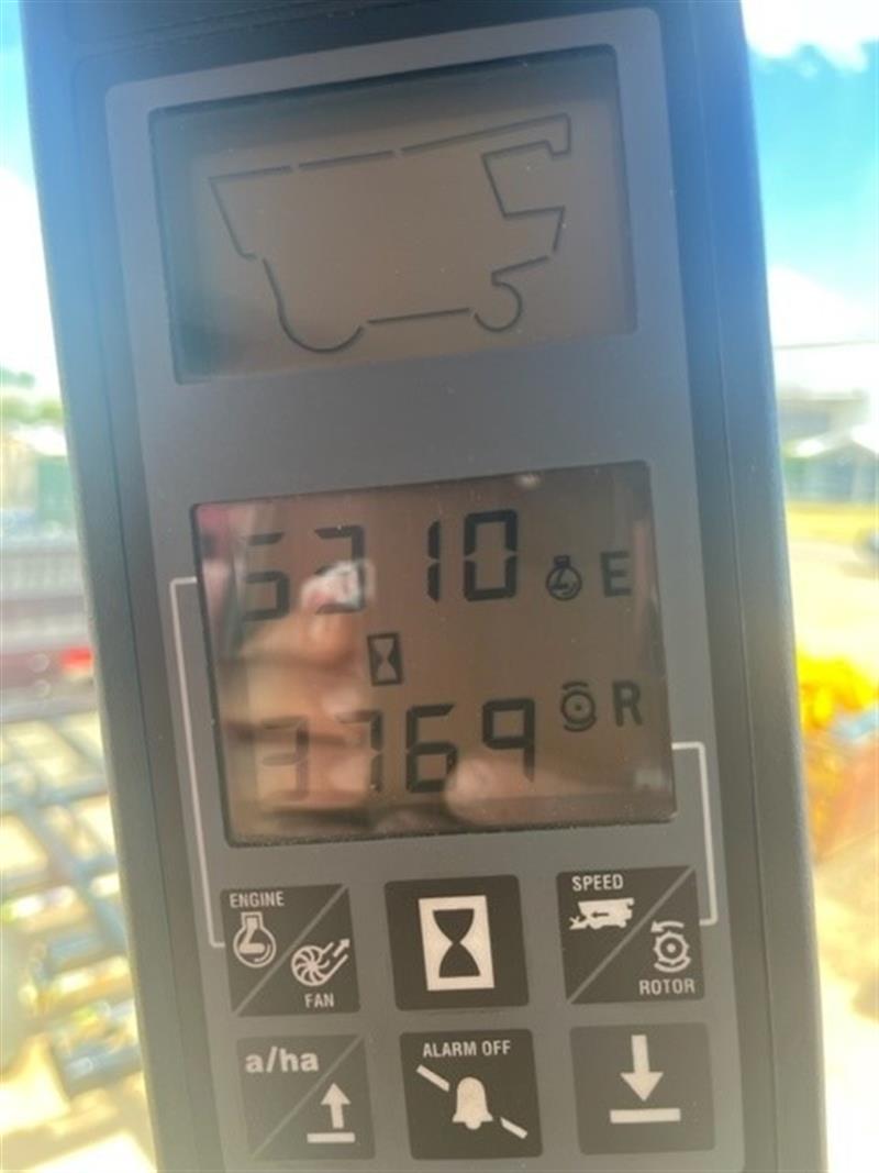 Photo 3. Case IH 2188 combine harvester