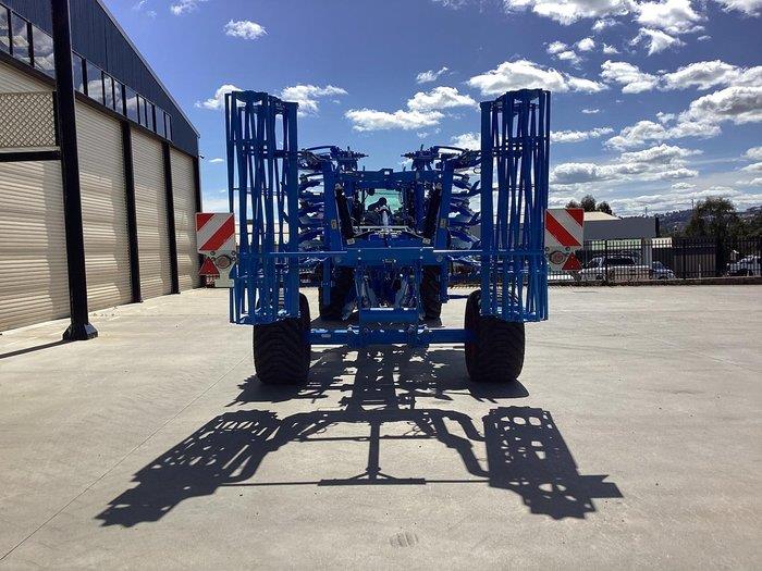 Photo 2. Lemken Rubin 12/400 4M disc plough