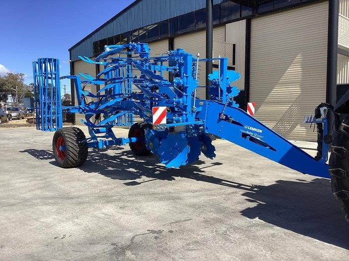 Photo 3. Lemken Rubin 12/400 4M disc plough