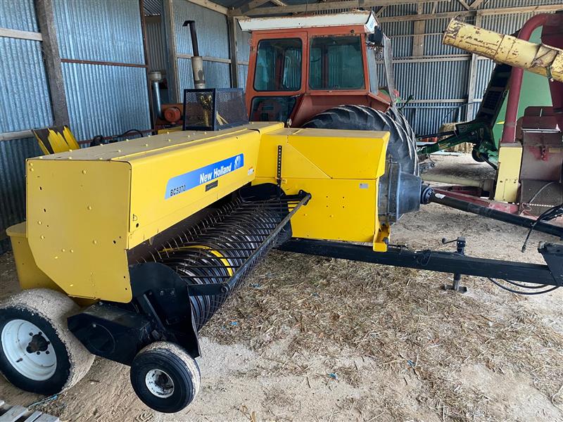 Photo 2. New Holland BC5070 square baler