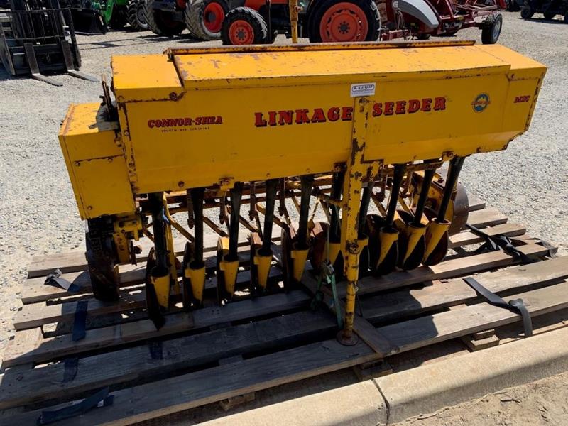 Photo 5. Series 1 10-Run Linkage airseeder