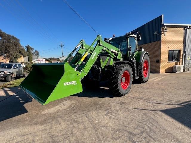 Photo 3. Fendt 718 G6 power plus tractor