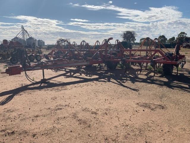 Photo 2. Horwood Bagshaw Scaribar Seeder Bar