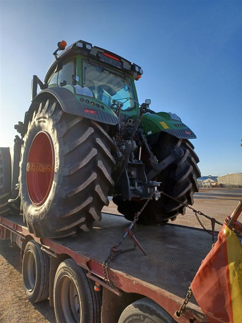 Photo 2. Fendt Vario 942 Gen 7 Tractor FWA/4WD