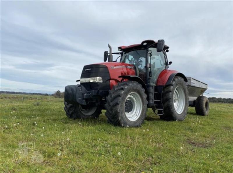 Photo 2. Case IH Puma 165 tractor