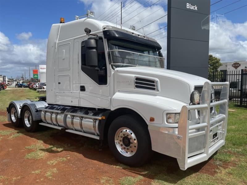 Photo 2. Iveco Powerstar 6800 prime mover