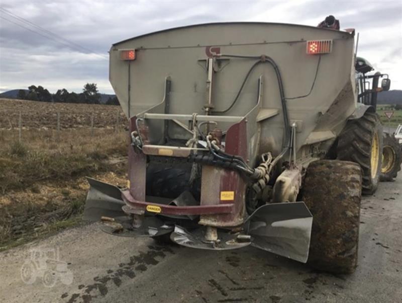 Photo 2. Giltrap 8301 spreader