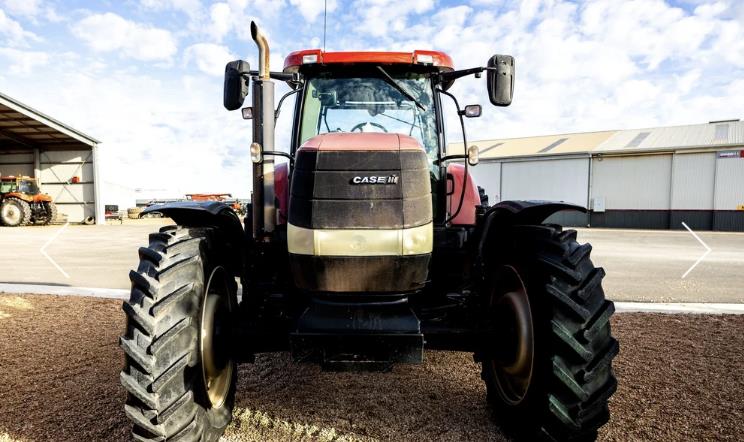 Photo 2. Case IH Puma 180 tractor