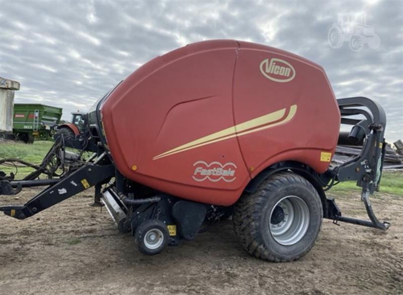 Photo 2. Vicon Fastbale round baler