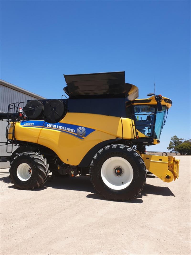 New Holland CR10.90 Harvesters New Holland VIC, Power Farming New Holland CR10.90 Harvesters New Holland VIC, Power Farming