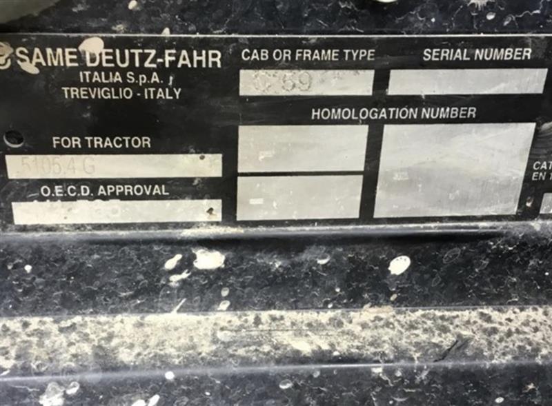 Photo 2. Deutz Fahr 5105.4G tractor