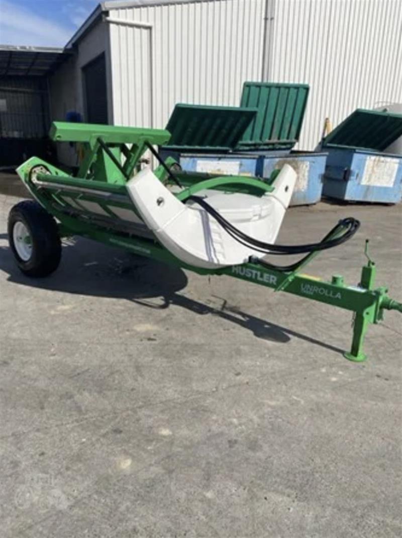 Photo 2. Hustler Unrolla TX205 feeder