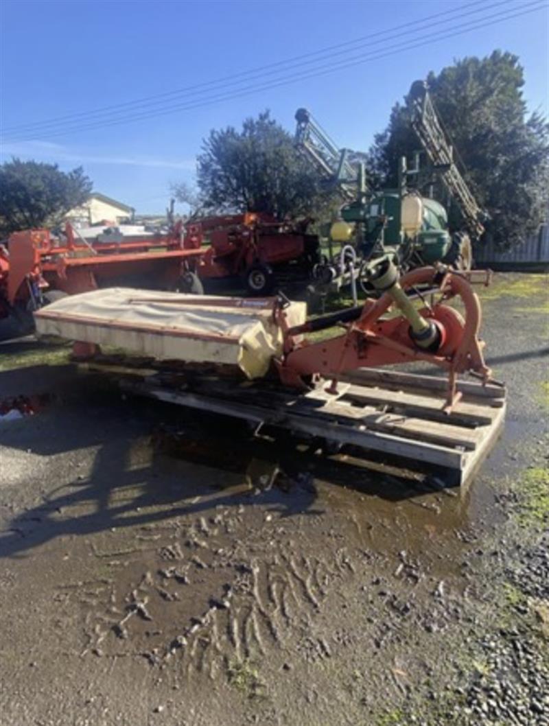 Photo 2. Taarup 2028 hay mower