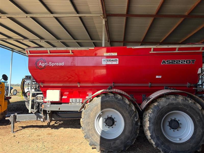 Photo 2. AGRI-SPREAD AS2220T
