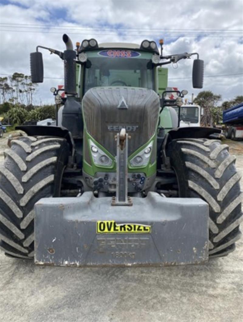 Photo 2. Fendt 930 Vario tractor