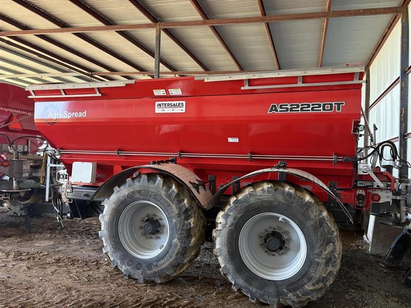 Photo 2. AGRI-SPREAD AS2220T