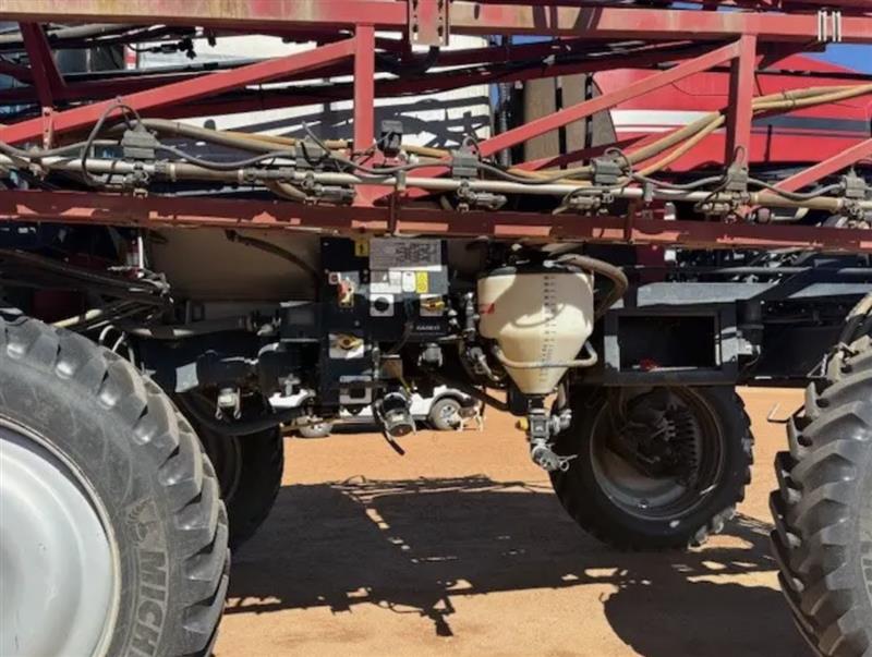 Photo 2. Case IH Patriot 4430 self propelled sprayer