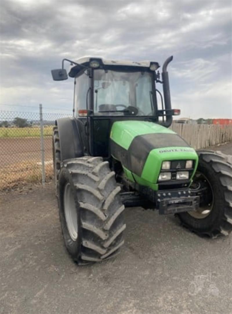Photo 2. Deutz Fahr Agrofarm 430 tractor