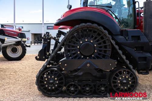 Photo 2. Case IH Magnum Rowtrac 380