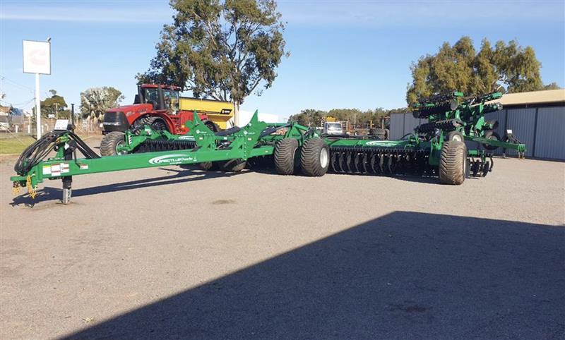 Photo 2. K-Line Ag 2912P Speedtiller Powerflex cultivator