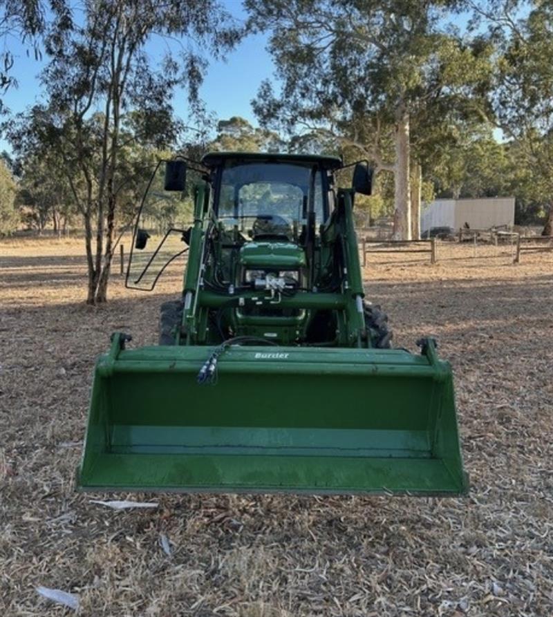 Photo 2. John Deere 5075E tractor