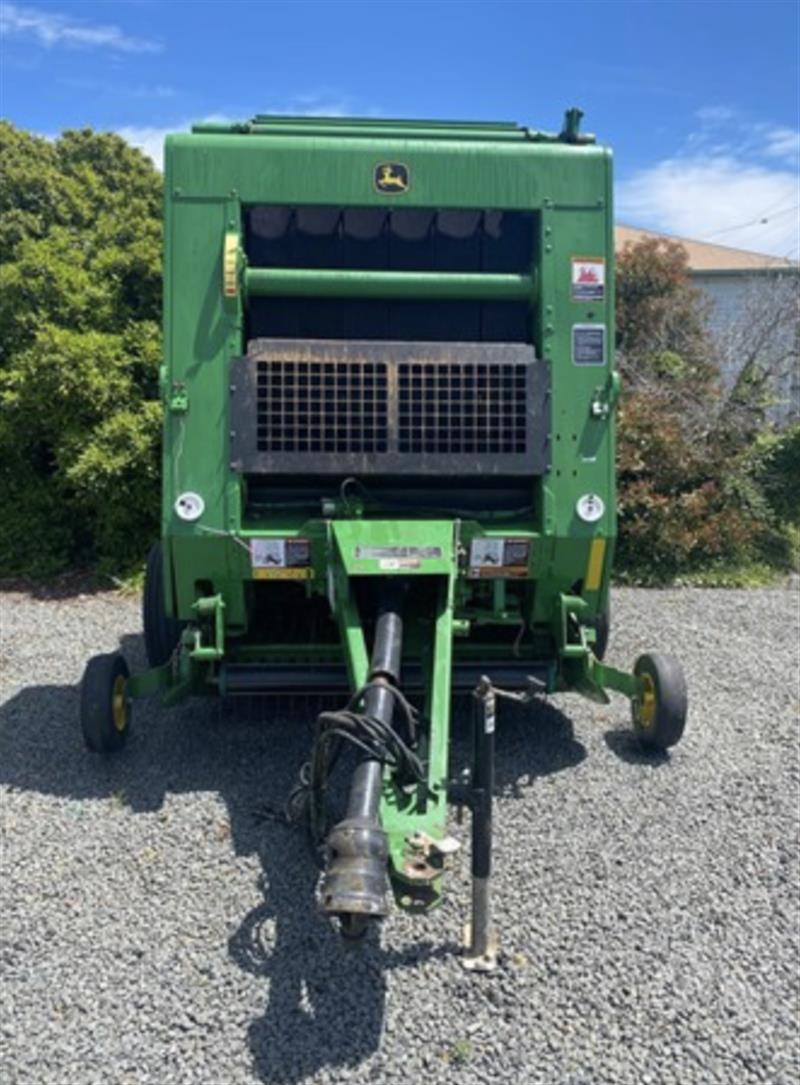 Photo 2. John Deere 458 round baler