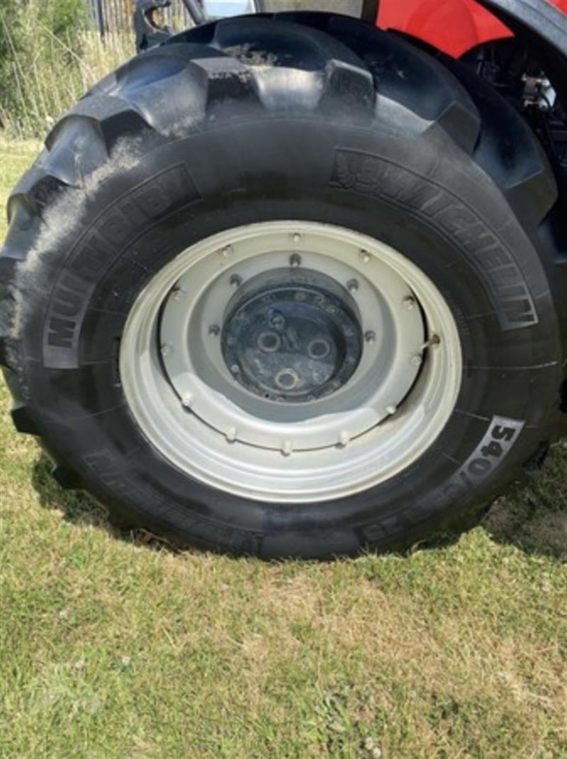 Photo 2. Case IH Puma 165 tractor