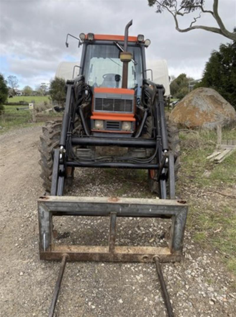 Photo 2. Kubota M8580 tractor