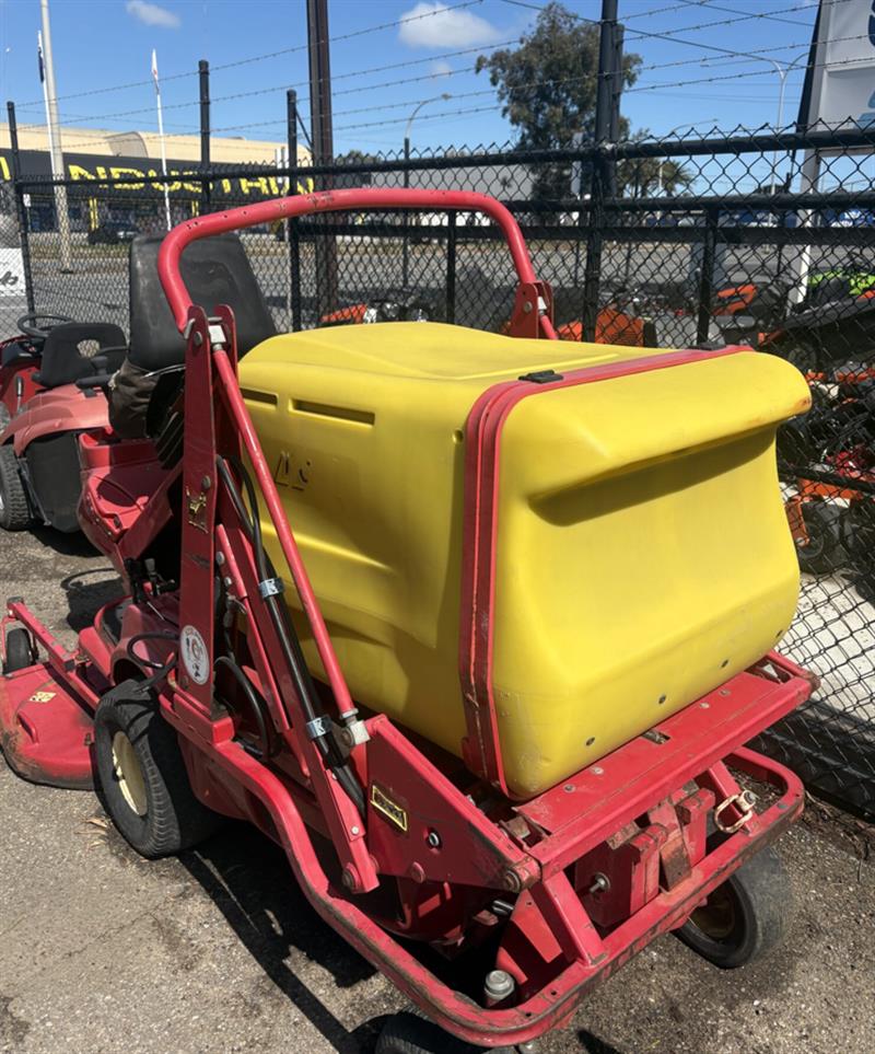 Photo 2. Gianni Ferrari PG200 collection mower