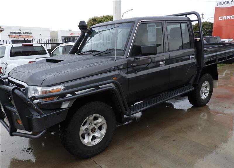 Photo 2. Toyota Landcruiser GXL VDJ79R 4x4 rual range ute