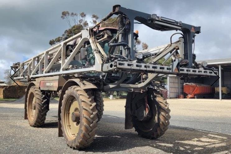 Photo 2. Hardi Rubicon 9048 self propelled sprayer