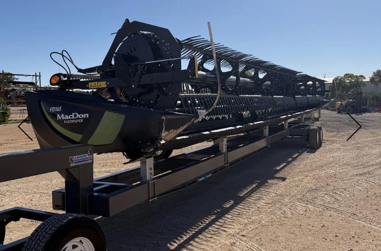 Photo 2. MacDon FD145 harvester front