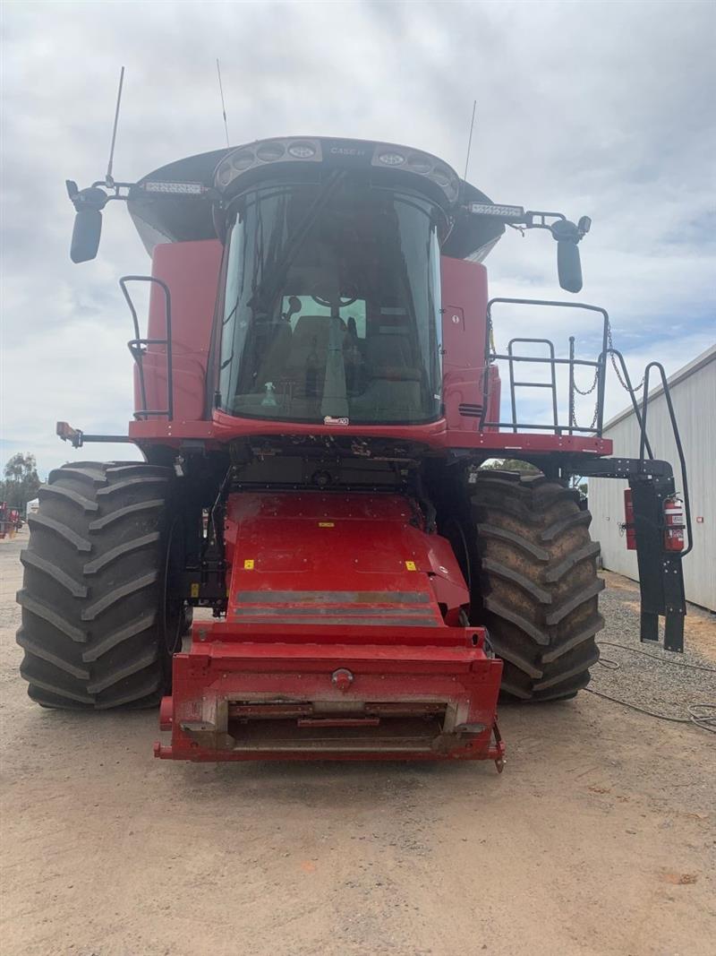 Photo 3. Case IH 9250 combine harvester