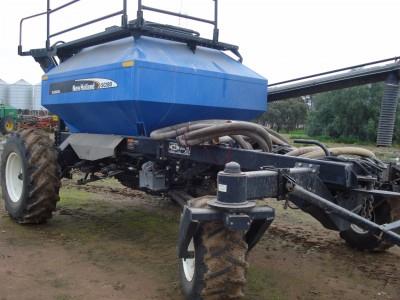 Photo 3. New Holland SC180 Air Seeder Cart