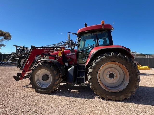 Photo 2. Case IH CVX195 tractor