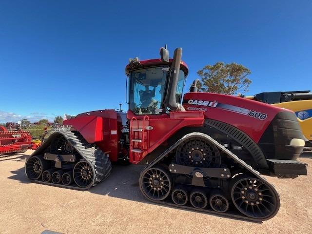 Photo 2. Case IH Streiger Quadtrac 600 track tractor