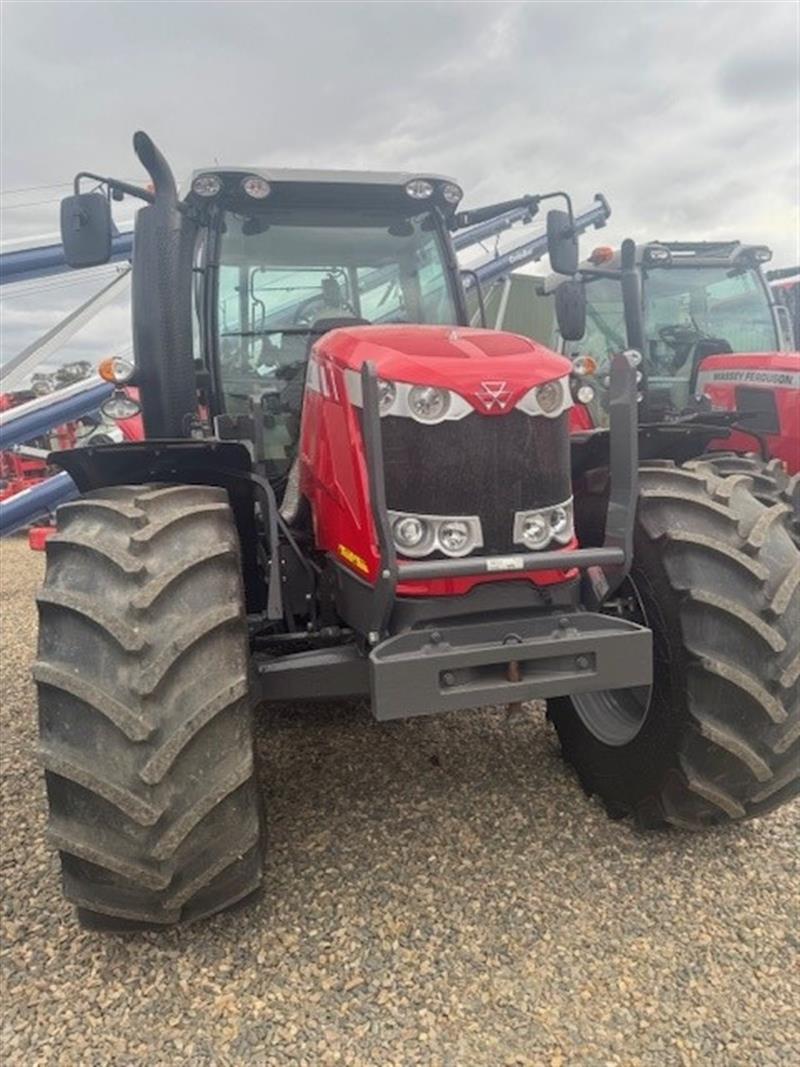 Photo 2. Massey Ferguson 7615 essential dyna 6 cab tractor
