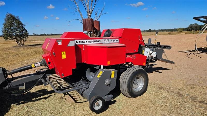 Photo 5. Massey Ferguson 1842S mower conditioner